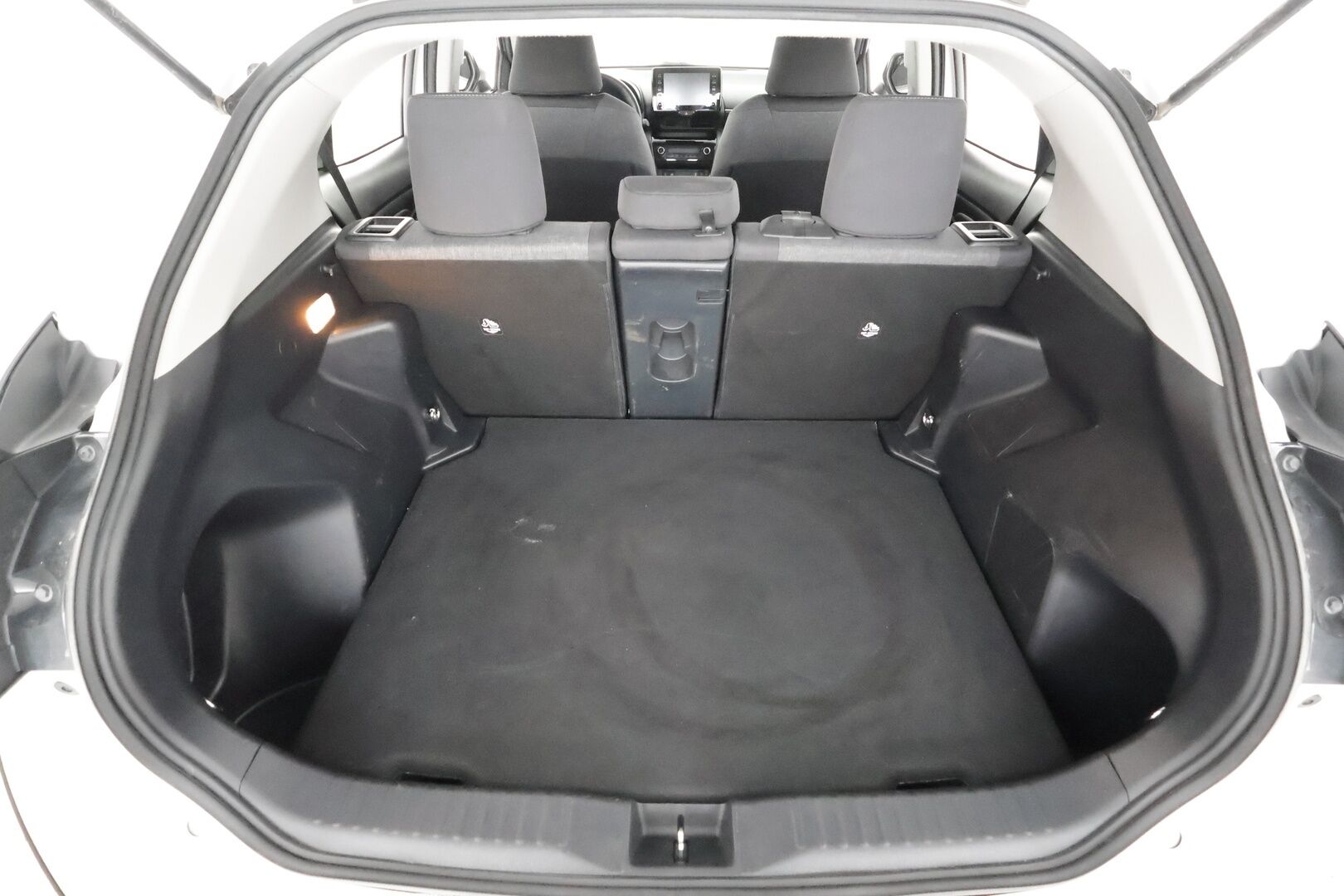 Toyota Yaris Cross 2023 1,5 Hybrid AWD-i Active Business * P.Kamera / ACC / LED-lisävalo / Kaistavahti / Apple&Android * - 1-om Suomi-auto / Kahdet renkaat