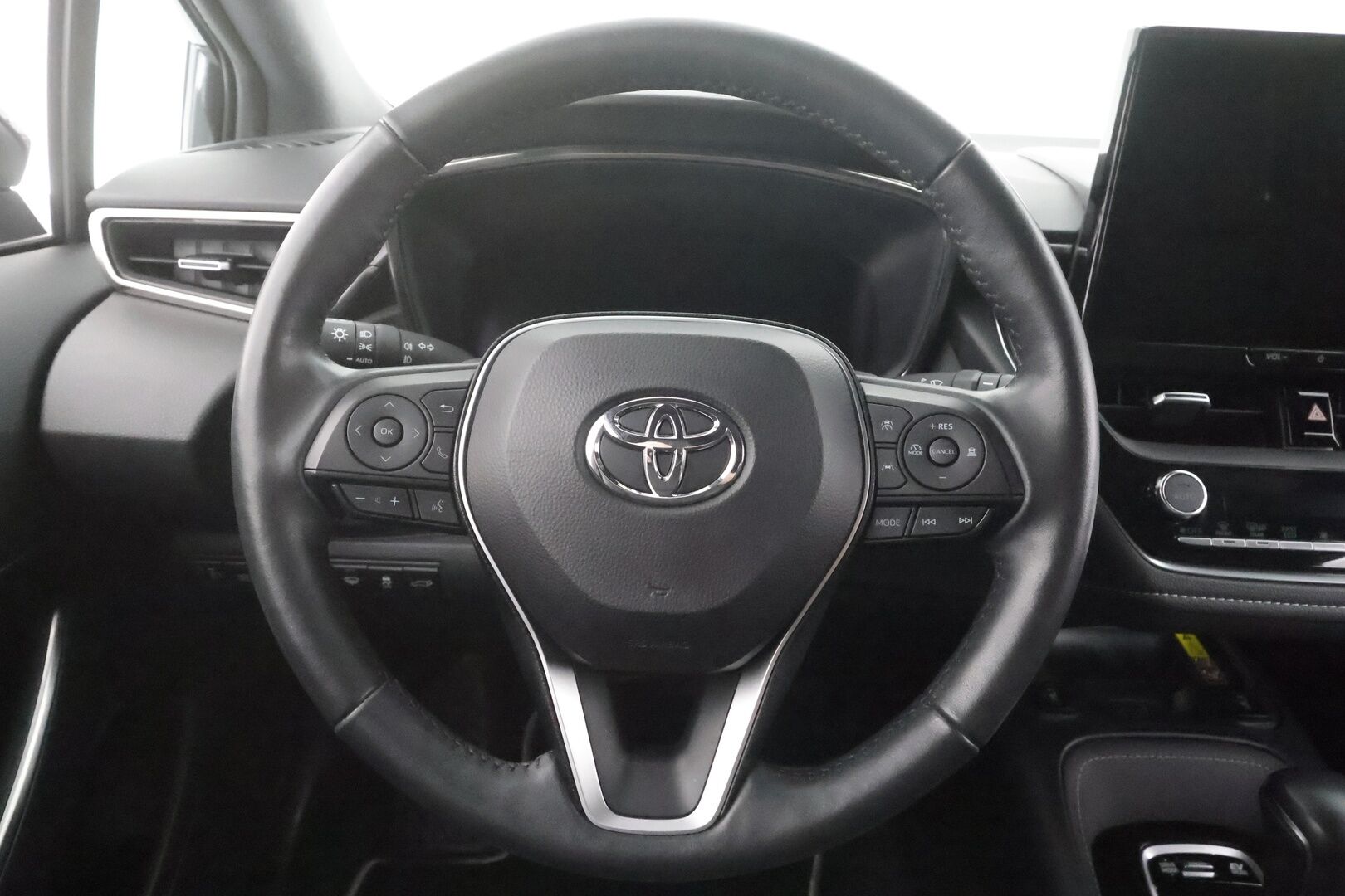 Toyota Corolla 2023 Touring Sports 2,0 Hybrid Launch Edition - | ACC | LED | P.Kamera | Sisätilanlämmitin | Kaistavahti | Keyless | Digimittaristo | Facelift | PDA | Suomi-auto | Merkkihuollot | Kahdet renkaat |
