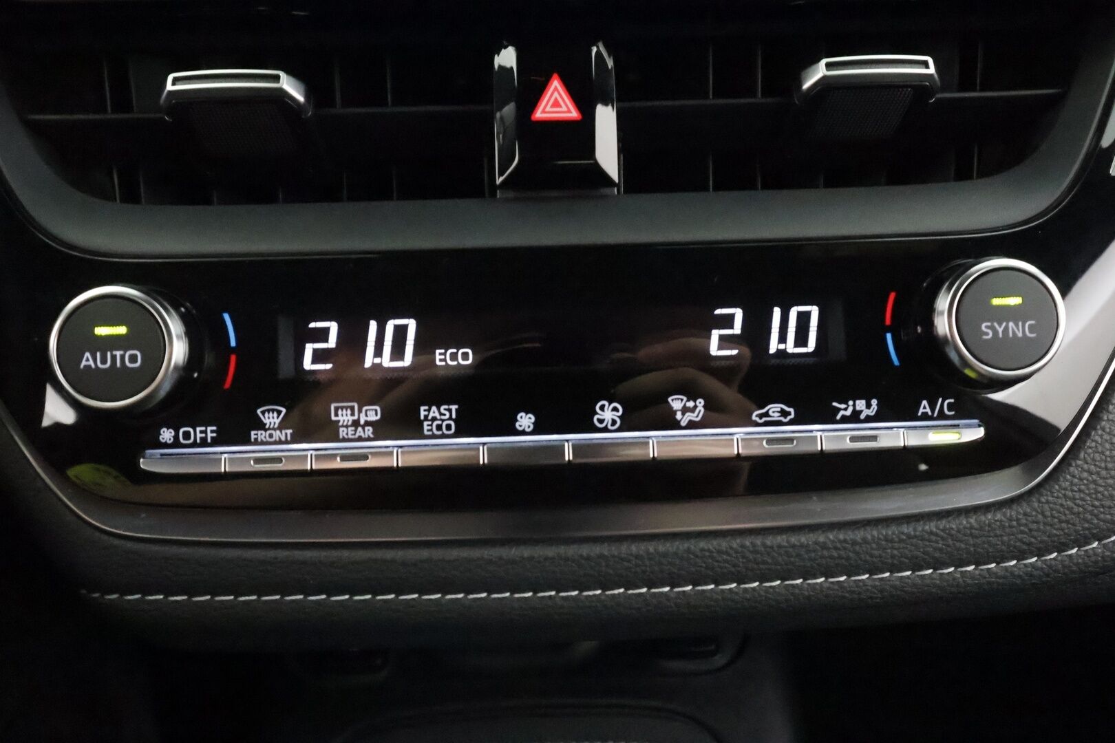 Toyota Corolla 2023 Touring Sports 2,0 Hybrid Launch Edition - | ACC | LED | P.Kamera | Sisätilanlämmitin | Kaistavahti | Keyless | Digimittaristo | Facelift | PDA | Suomi-auto | Merkkihuollot | Kahdet renkaat |