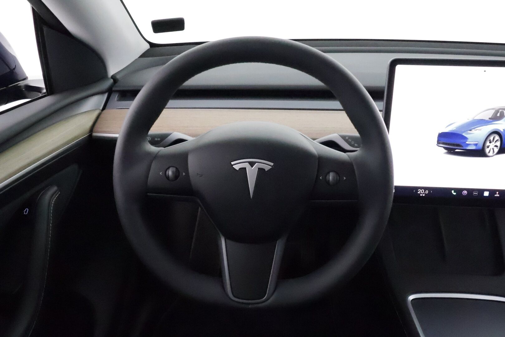 Tesla Model Y 2023 RWD **Lasikatto / ILP / Koukku / ACC / Matrix-LED / P.Kamera / Muistipenkki / Premium Audio / Navi** - 3,99 % KORKOTARJOUS TÄHÄN AUTOON 14.9. ASTI! - 1-om Suomi-auto / 2x Latauskaapelit / Kahdet Renkaat