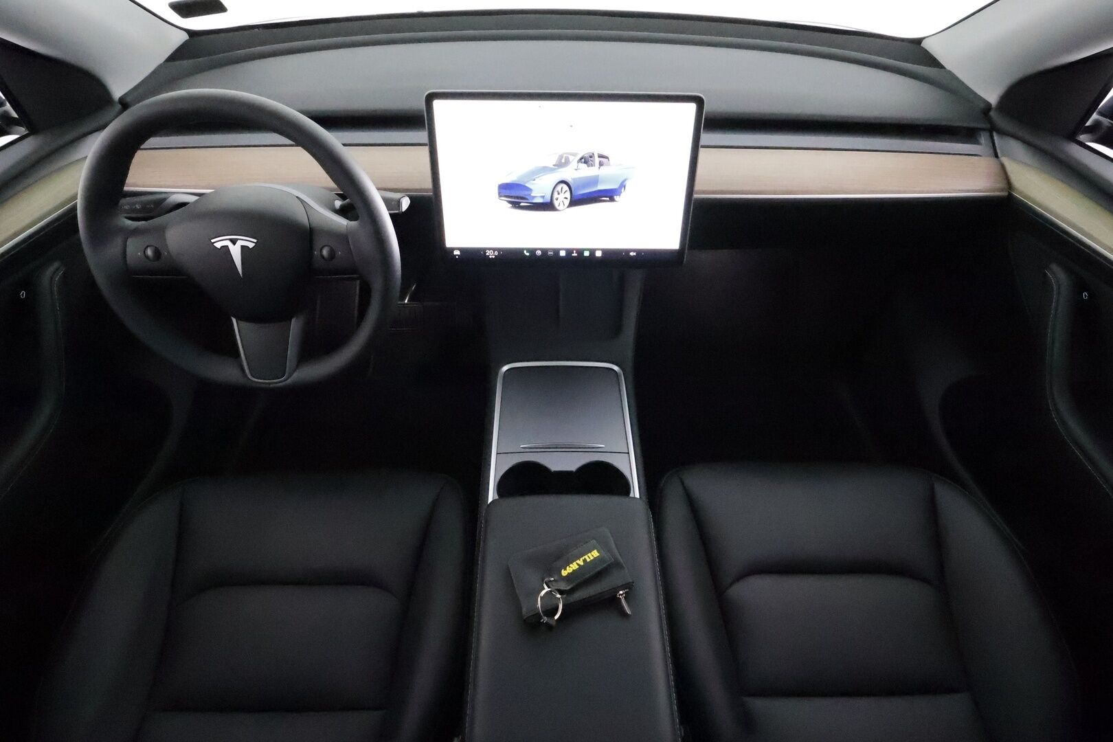 Tesla Model Y 2023 RWD **Lasikatto / ILP / Koukku / ACC / Matrix-LED / P.Kamera / Muistipenkki / Premium Audio / Navi** - 3,99 % KORKOTARJOUS TÄHÄN AUTOON 14.9. ASTI! - 1-om Suomi-auto / 2x Latauskaapelit / Kahdet Renkaat