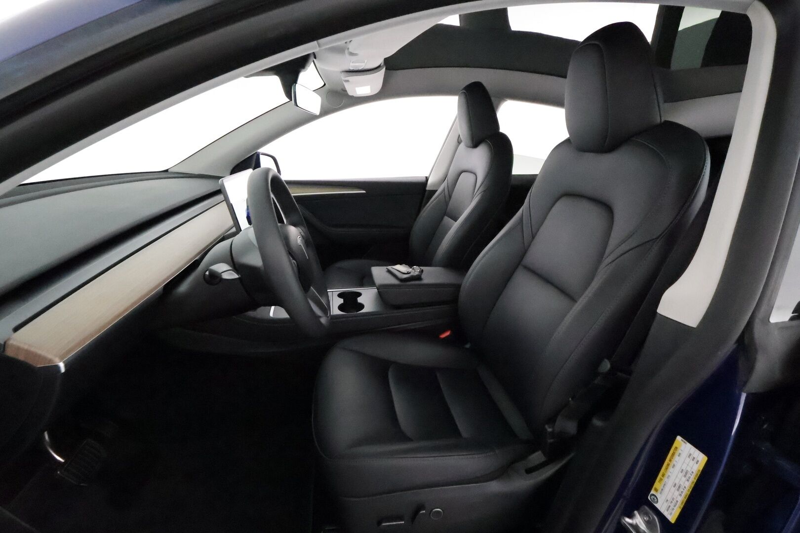 Tesla Model Y 2023 RWD **Lasikatto / ILP / Koukku / ACC / Matrix-LED / P.Kamera / Muistipenkki / Premium Audio / Navi** - 1-om Suomi-auto / 2x Latauskaapelit / Kahdet Renkaat