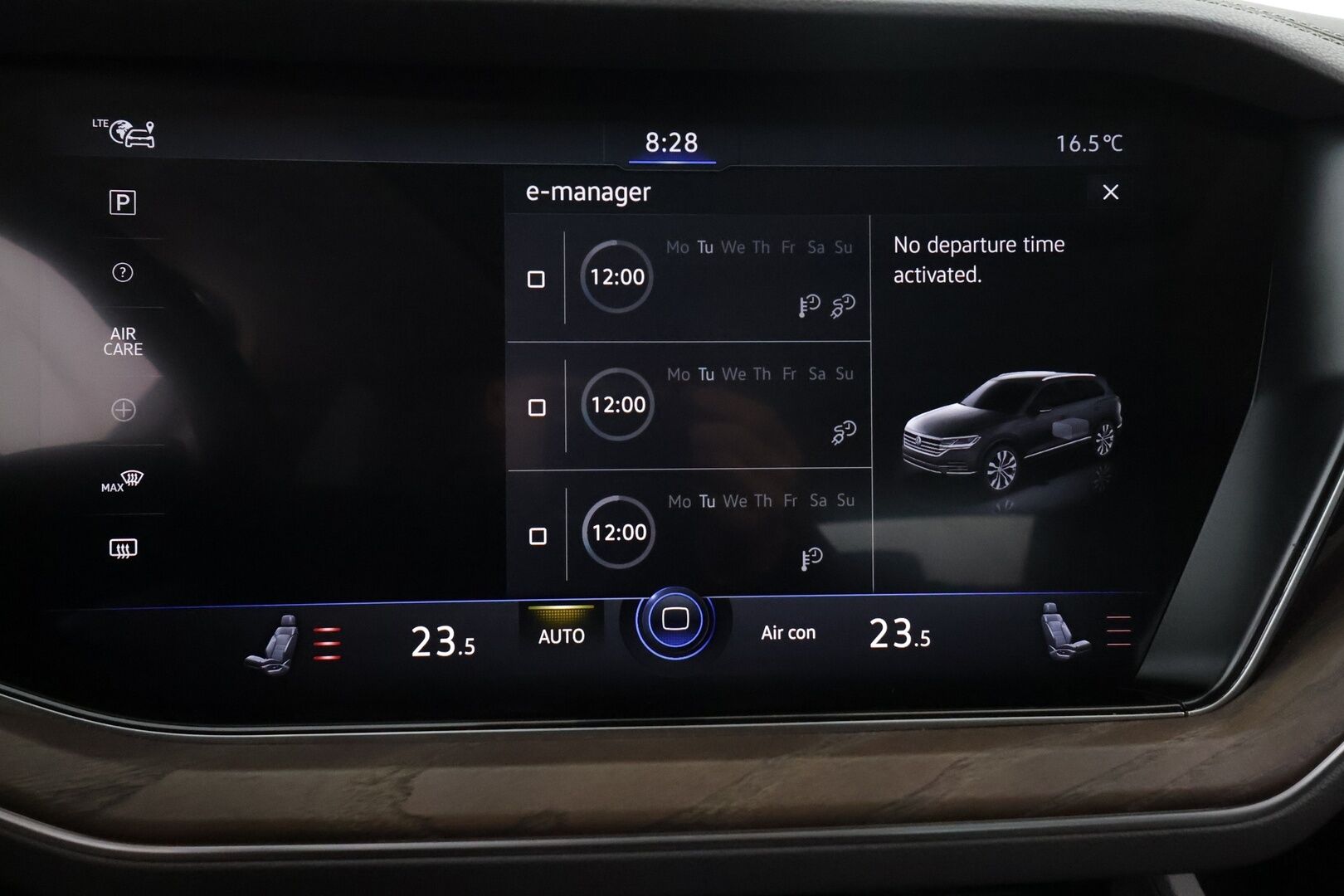 VOLKSWAGEN TOUAREG 2021 Atmosphere 3,0 V6 eHybrid 280 kW 4MOTION Tiptronic * Adapt. Cruise / Panorama / Kamera / Koukku / Sähköiset Comfort Nahkapenkit * - 3,99 % KORKOTARJOUS TÄHÄN AUTOON - * Haluttu harvinainen väri! / 2x renkaat / Apple&Android*
