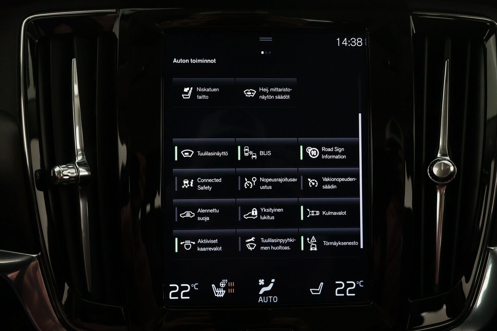 Volvo V90 CROSS COUNTRY 2018 D4 AWD Business*HUD / Koukku / Webasto  / Adapt.vakkari / Full LED / Keyless* - / Merkkihuollettu / Jakopää vaihdettu 143tkm kohdalla /