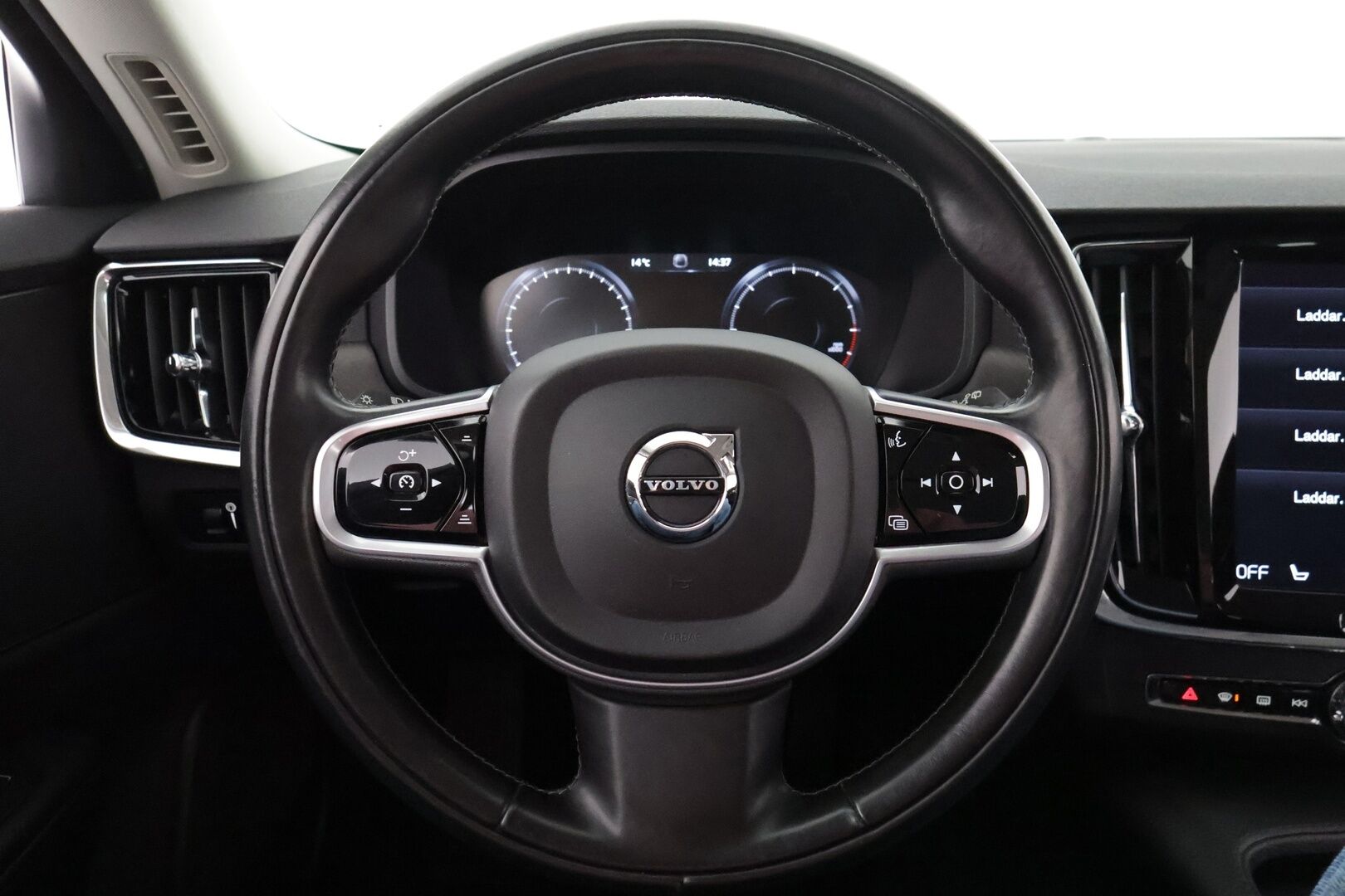Volvo V90 CROSS COUNTRY 2018 D4 AWD Business*HUD / Koukku / Webasto  / Adapt.vakkari / Full LED / Keyless* - / Merkkihuollettu / Jakopää vaihdettu 143tkm kohdalla /