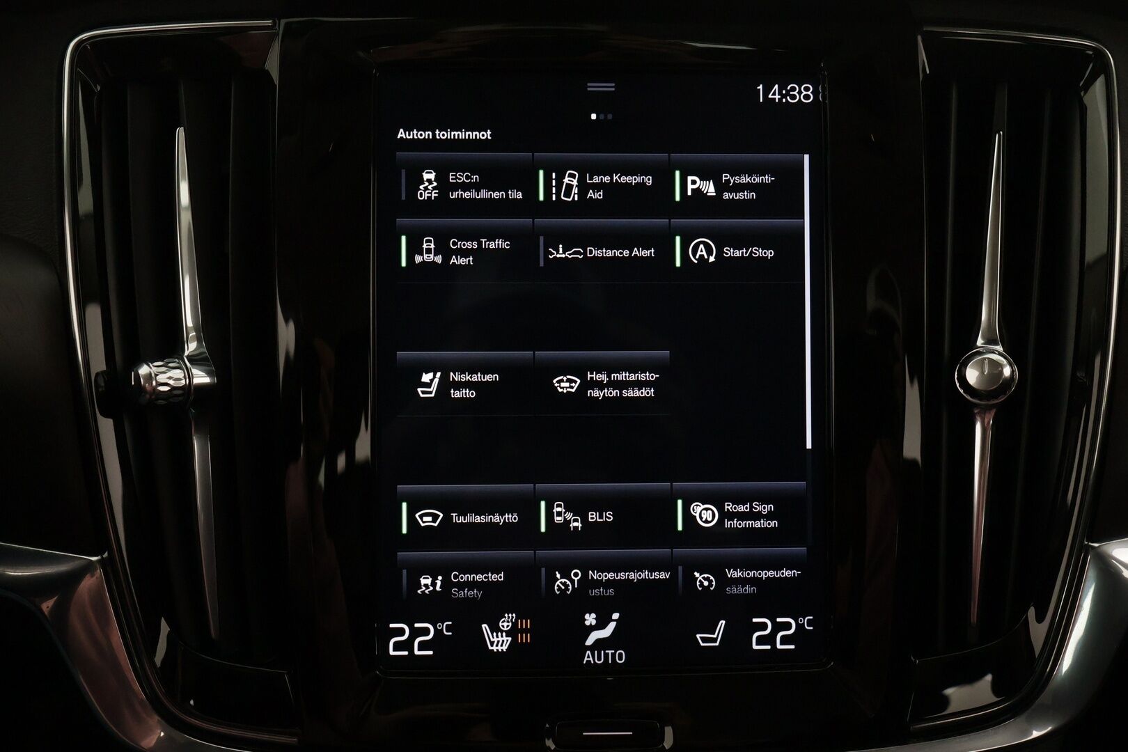 Volvo V90 CROSS COUNTRY 2018 D4 AWD Business*HUD / Koukku / Webasto  / Adapt.vakkari / Full LED / Keyless* - / Merkkihuollettu / Jakopää vaihdettu 143tkm kohdalla /