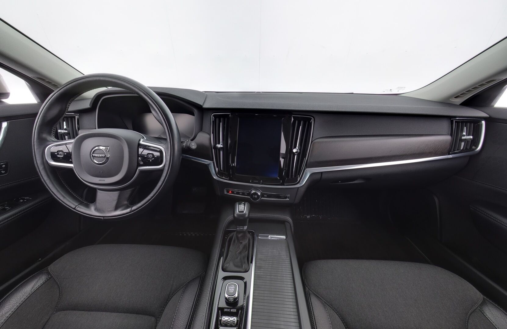 Volvo V90 CROSS COUNTRY 2018 D4 AWD Business*HUD / Koukku / Webasto  / Adapt.vakkari / Full LED / Keyless* - / Merkkihuollettu / Jakopää vaihdettu 143tkm kohdalla /