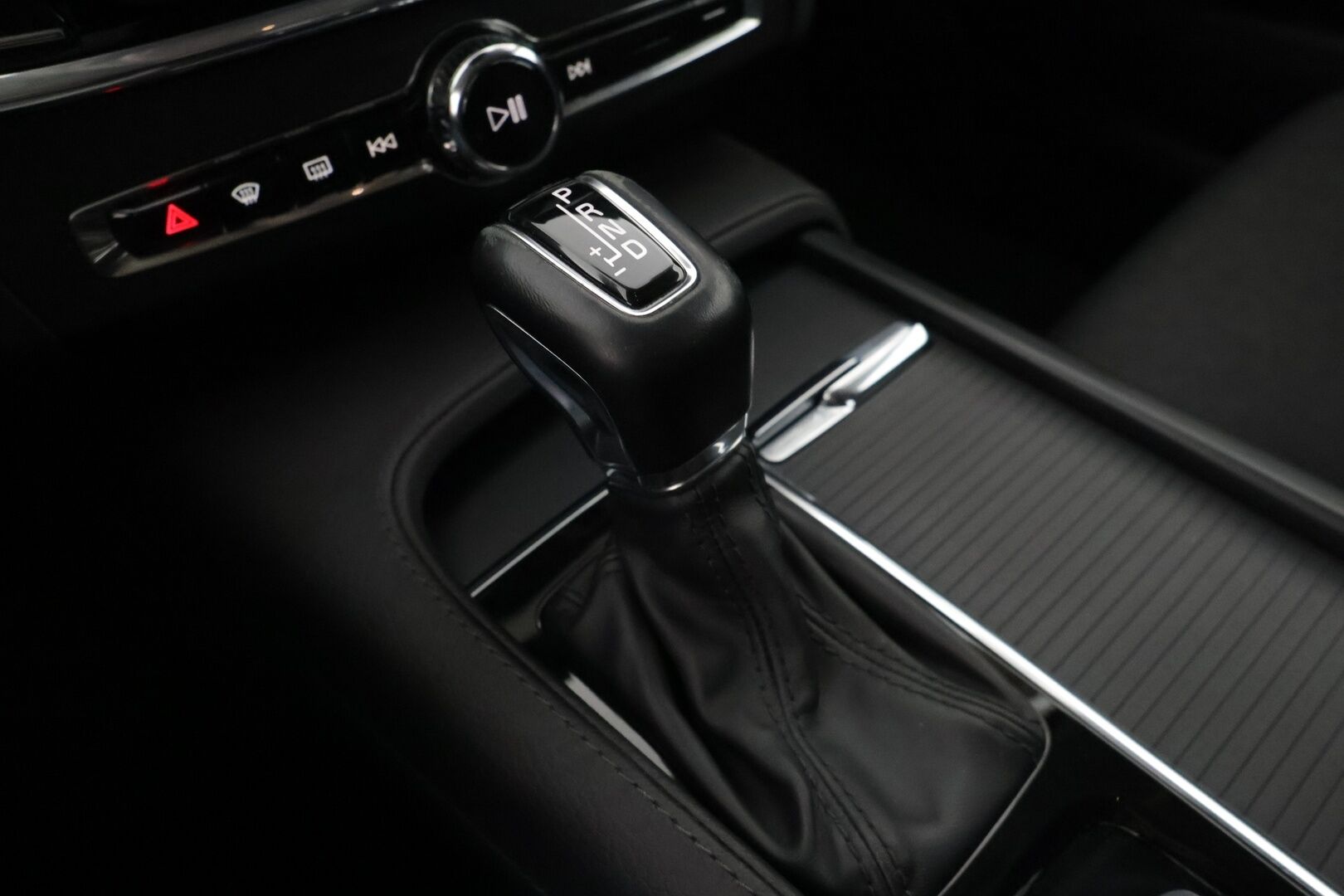 Volvo V90 CROSS COUNTRY 2021 D4 AWD Advanced Aut - 3,99 % KORKOTARJOUS TÄHÄN AUTOON - Adapt.Vakkari / Muistipenkki / Kamera / Koukku / P-Lämmitin / Puolinahat / 2x Alut 