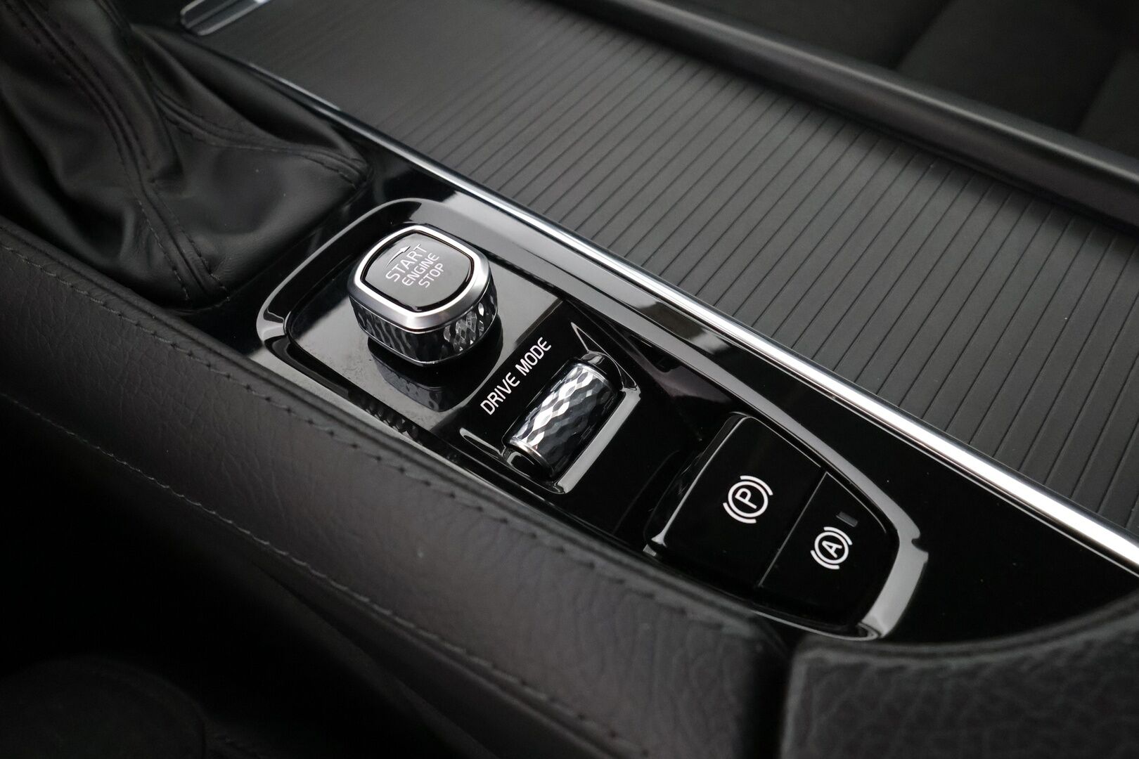 Volvo V90 CROSS COUNTRY 2021 D4 AWD Advanced Aut - 3,99 % KORKOTARJOUS TÄHÄN AUTOON - Adapt.Vakkari / Muistipenkki / Kamera / Koukku / P-Lämmitin / Puolinahat / 2x Alut 