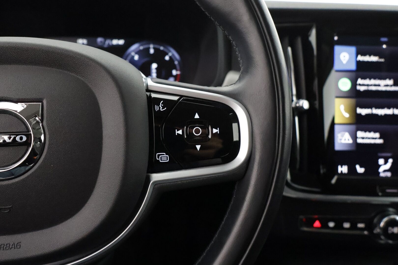 Volvo V90 CROSS COUNTRY 2021 D4 AWD Advanced Aut - 3,99 % KORKOTARJOUS TÄHÄN AUTOON - Adapt.Vakkari / Muistipenkki / Kamera / Koukku / P-Lämmitin / Puolinahat / 2x Alut 