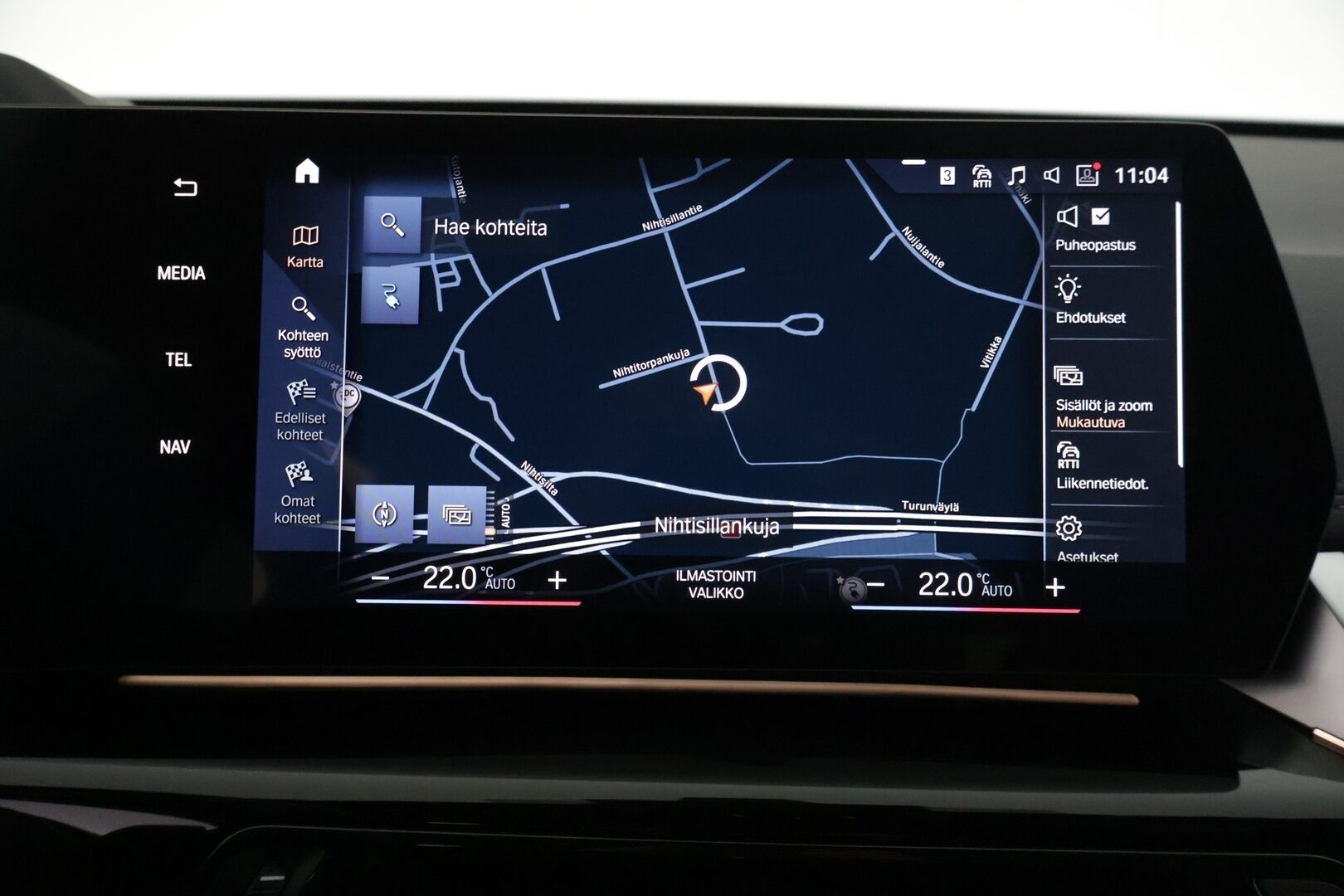 BMW iX1 2023 U11 30 xDrive - 3,99 % KORKOTARJOUS TÄHÄN AUTOON - 31.5. ASTI! - Adapt. Vakkari / 360° / HUD / Harman/Kardon / Sporttinahat / Adapt. Ledit / Ratinlämmitin / Comfort Access / 2x renkaat / Kaistavahti