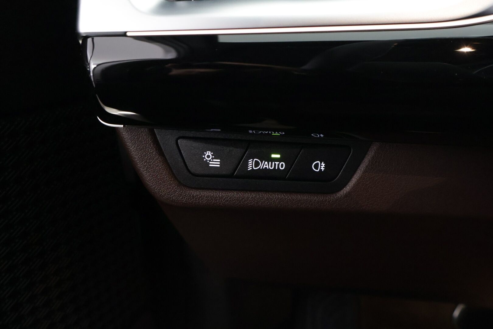 BMW iX1 2023 U11 30 xDrive - 3,99 % KORKOTARJOUS TÄHÄN AUTOON - 31.5. ASTI! - Adapt. Vakkari / 360° / HUD / Harman/Kardon / Sporttinahat / Adapt. Ledit / Ratinlämmitin / Comfort Access / 2x renkaat / Kaistavahti