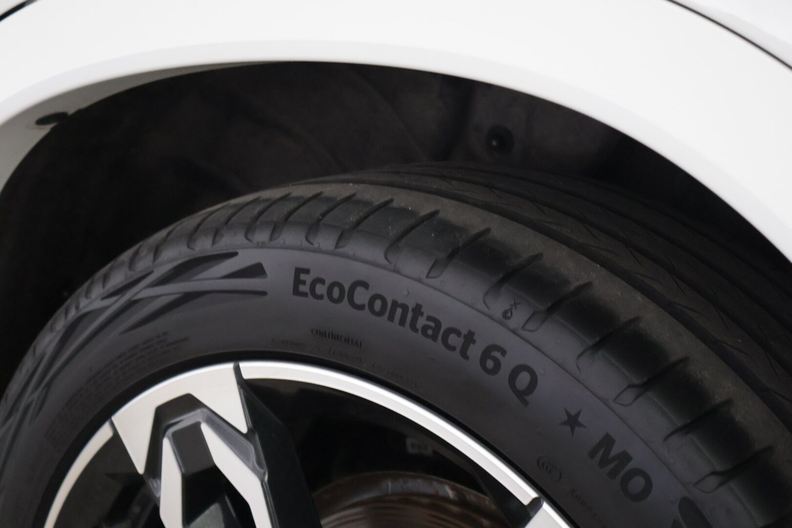 BMW iX1 2023 U11 30 xDrive - 3,99 % KORKOTARJOUS TÄHÄN AUTOON - 31.5. ASTI! - Adapt. Vakkari / 360° / HUD / Harman/Kardon / Sporttinahat / Adapt. Ledit / Ratinlämmitin / Comfort Access / 2x renkaat / Kaistavahti
