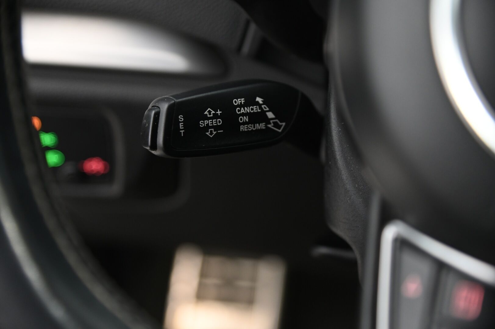 Audi S3 2015 Sedan 2,0 TFSI 221 kW quattro S tronic - Bang&Olufsen | Kattoluukku | Flatbottom | Lohko | Nahka-alcantara penkit |2x renkaat & vanteet