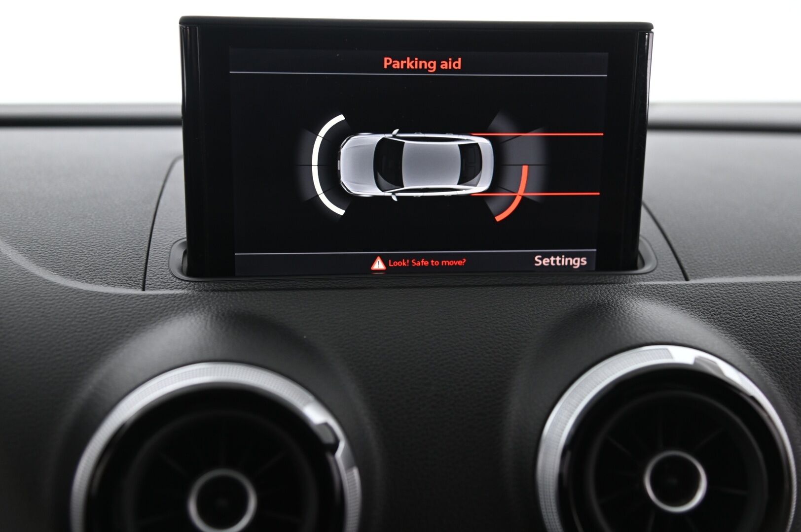 Audi S3 2015 Sedan 2,0 TFSI 221 kW quattro S tronic - Bang&Olufsen | Kattoluukku | Flatbottom | Lohko | Nahka-alcantara penkit |2x renkaat & vanteet