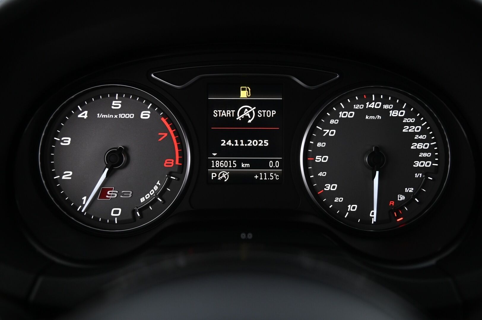 Audi S3 2015 Sedan 2,0 TFSI 221 kW quattro S tronic - Bang&Olufsen | Kattoluukku | Flatbottom | Lohko | Nahka-alcantara penkit |2x renkaat & vanteet