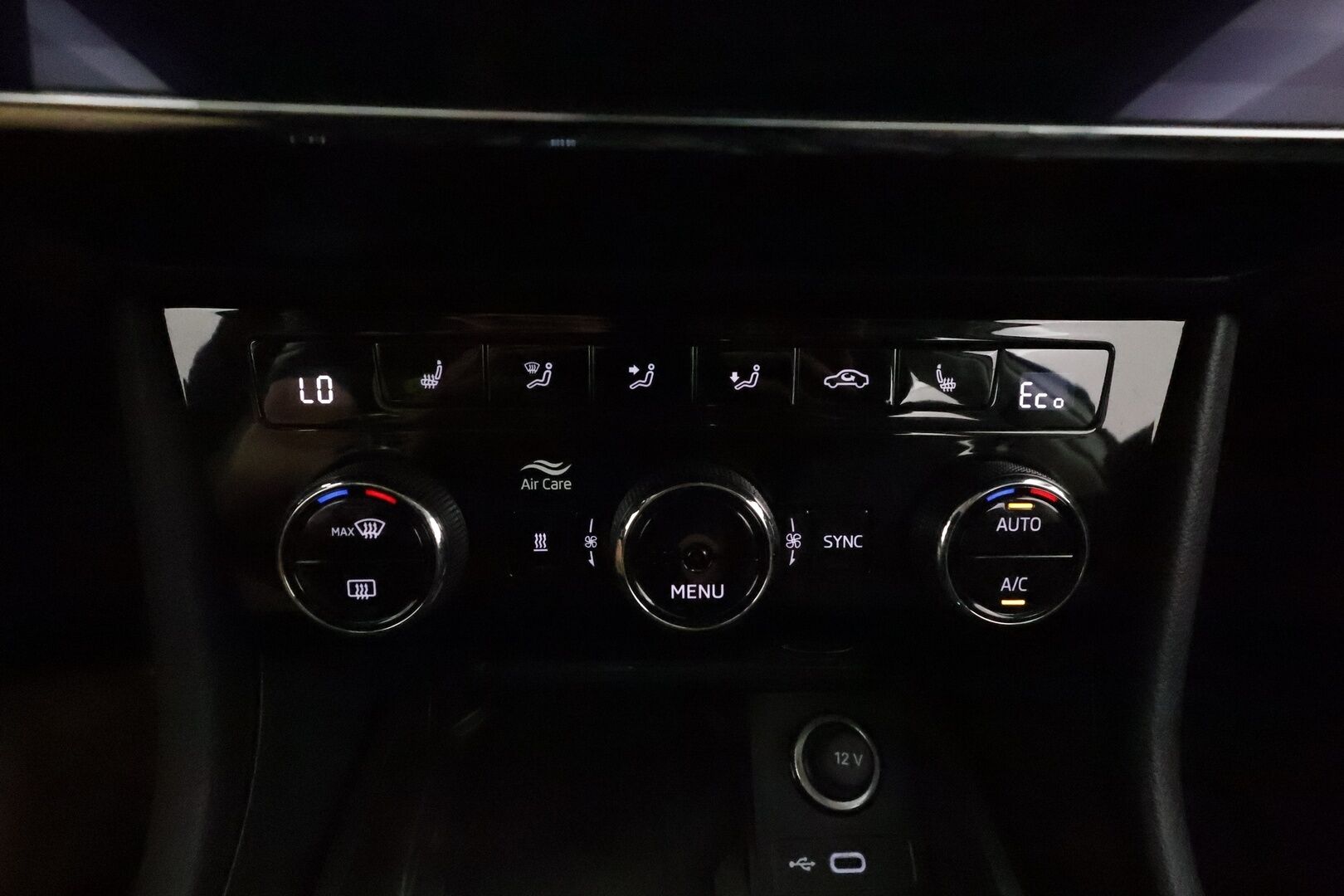 Skoda Superb 2020 Combi 1,4 TSI PHEV Style iV DSG **Canton / Webasto / Koukku / Adapt.Vakkari / Matrix-LED / P.kamera / Muistipenkki** - 2x Latauskaapelit / Kahdet Renkaat / **HYVILLÄ KAMOILLA**