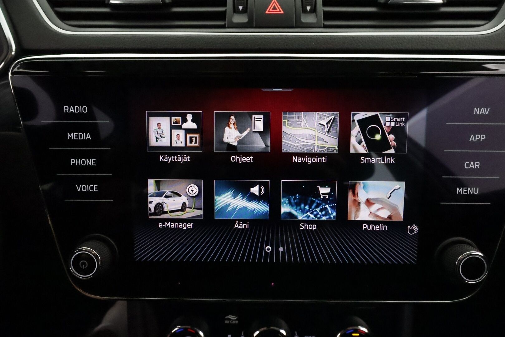 Skoda Superb 2020 Combi 1,4 TSI PHEV Style iV DSG **Canton / Webasto / Koukku / Adapt.Vakkari / Matrix-LED / P.kamera / Muistipenkki** - 2x Latauskaapelit / Kahdet Renkaat / **HYVILLÄ KAMOILLA**