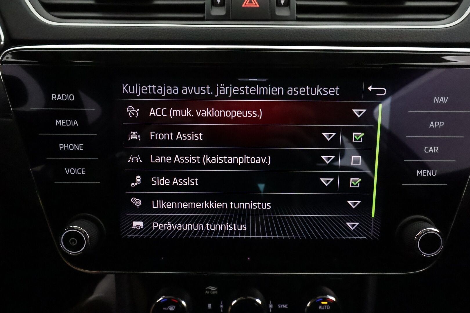 Skoda Superb 2020 Combi 1,4 TSI PHEV Style iV DSG **Canton / Webasto / Koukku / Adapt.Vakkari / Matrix-LED / P.kamera / Muistipenkki** - 2x Latauskaapelit / Kahdet Renkaat / **HYVILLÄ KAMOILLA**