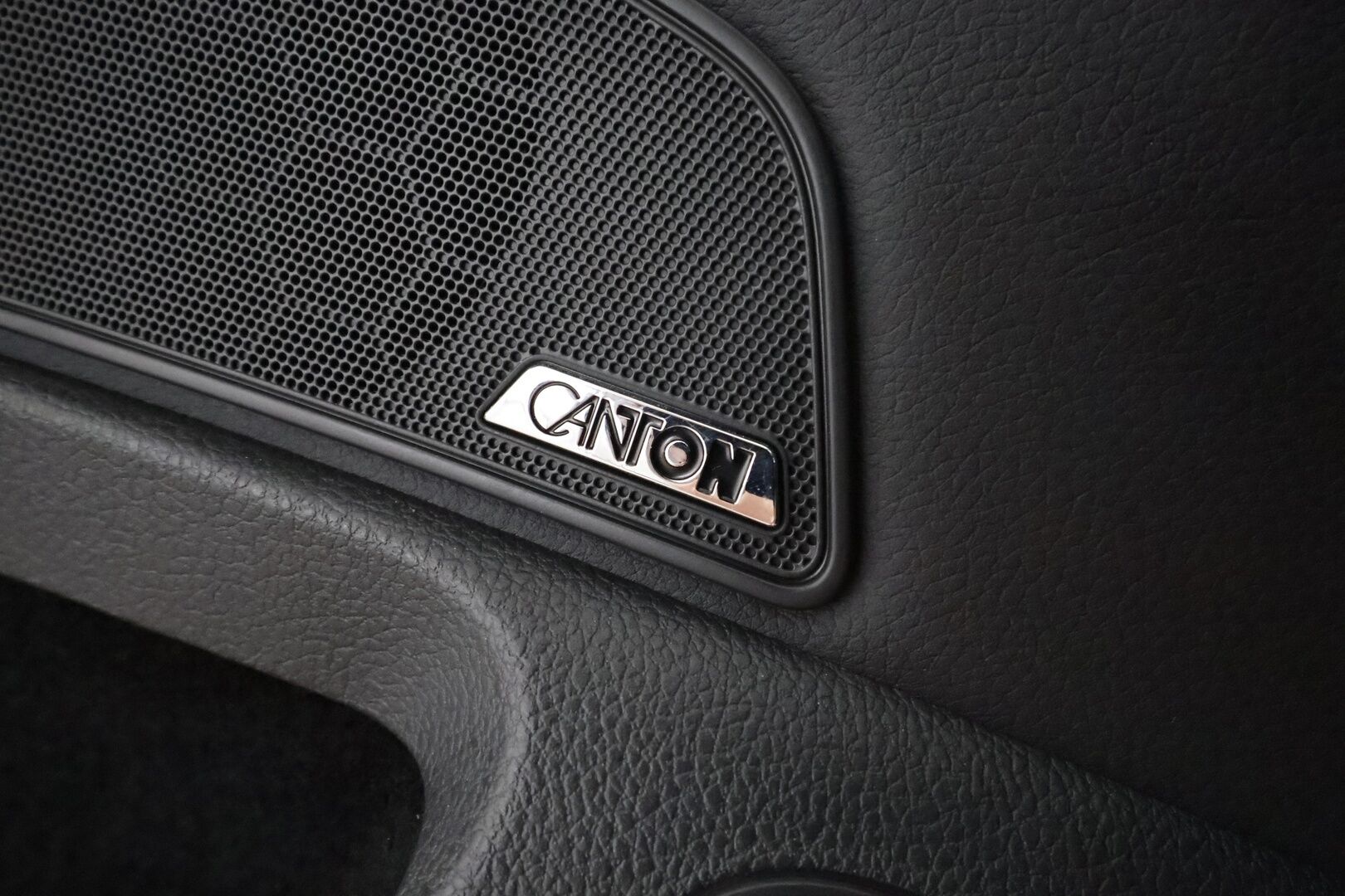 Skoda Superb 2020 Combi 1,4 TSI PHEV Style iV DSG **Canton / Webasto / Koukku / Adapt.Vakkari / Matrix-LED / P.kamera / Muistipenkki** - 2x Latauskaapelit / Kahdet Renkaat / **HYVILLÄ KAMOILLA**