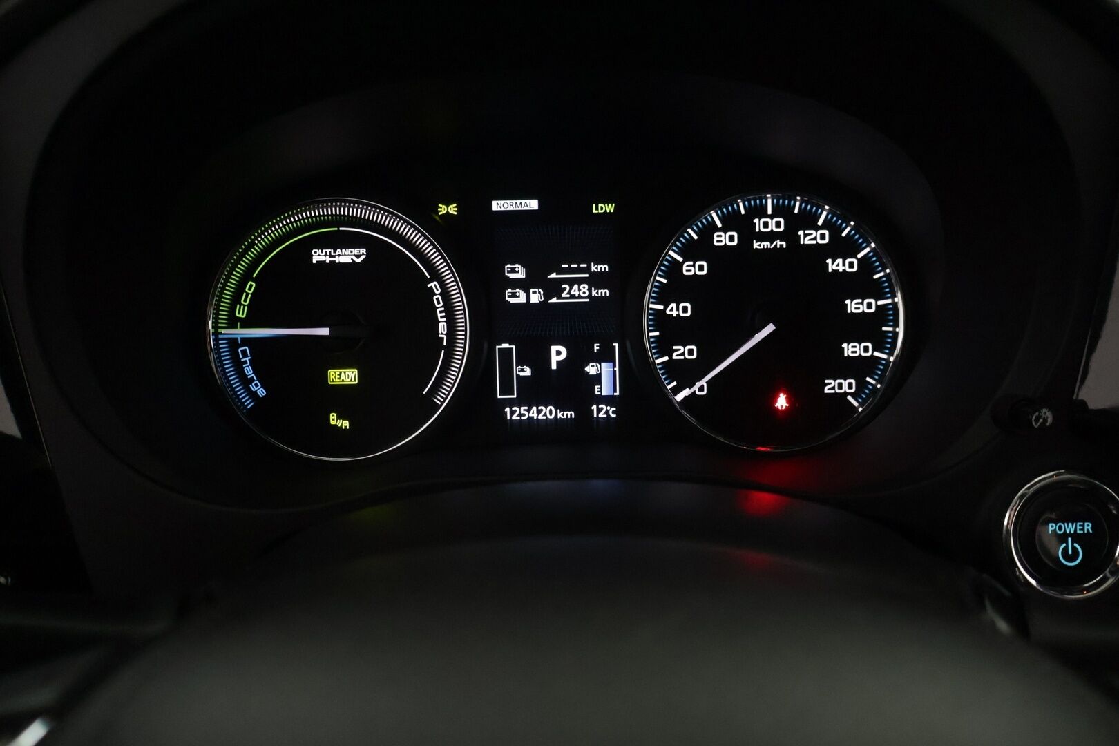 Mitsubishi Outlander 2018 4WD Ski-Edition Business - ACC| 360-Kamera | Lasikattoluukku | Tutkat | RockFord | Nahkasisusta | Sähköpenkki | Ratinlämmitin | BLIS