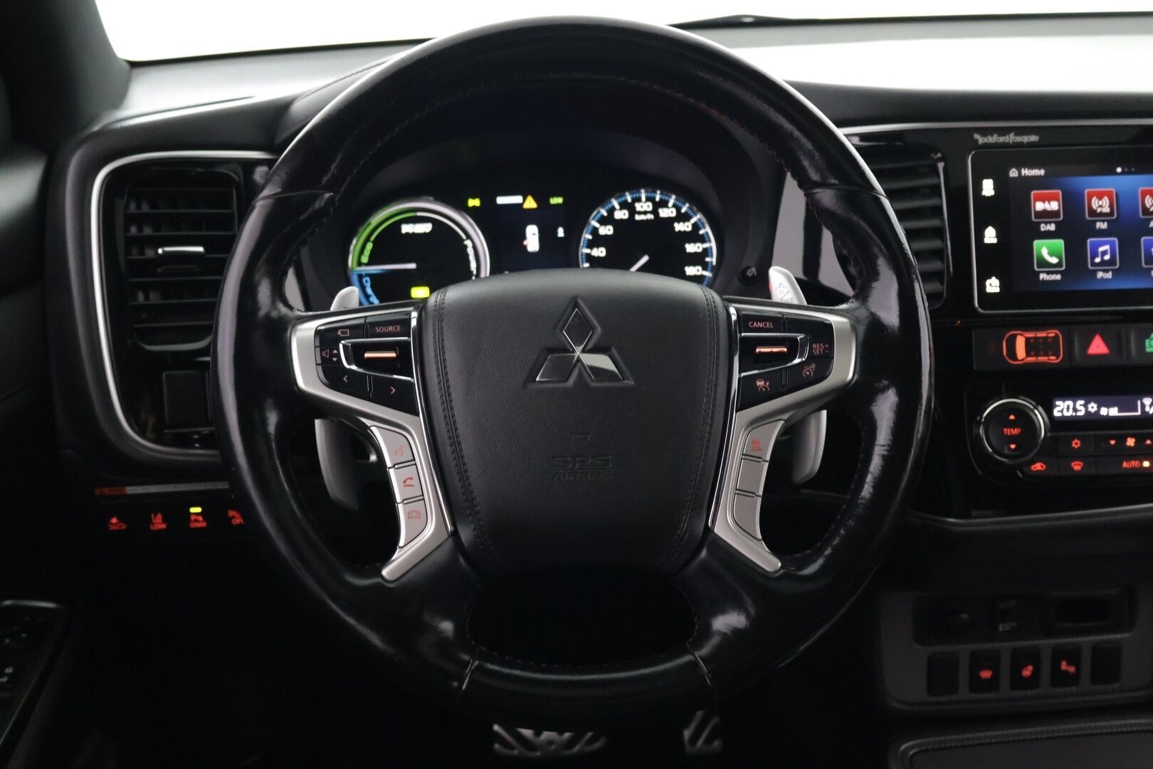 Mitsubishi Outlander 2018 4WD Ski-Edition Business - ACC| 360-Kamera | Lasikattoluukku | Tutkat | RockFord | Nahkasisusta | Sähköpenkki | Ratinlämmitin | BLIS