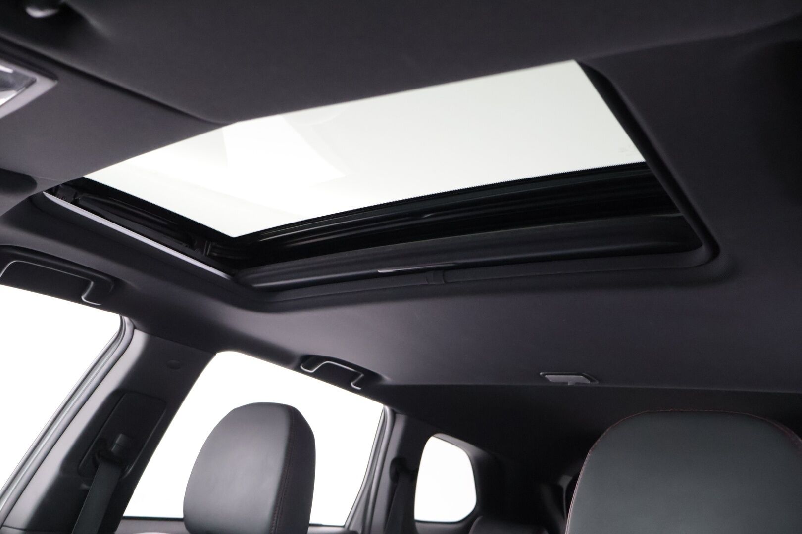 Mitsubishi Outlander 2018 4WD Ski-Edition Business - ACC| 360-Kamera | Lasikattoluukku | Tutkat | RockFord | Nahkasisusta | Sähköpenkki | Ratinlämmitin | BLIS