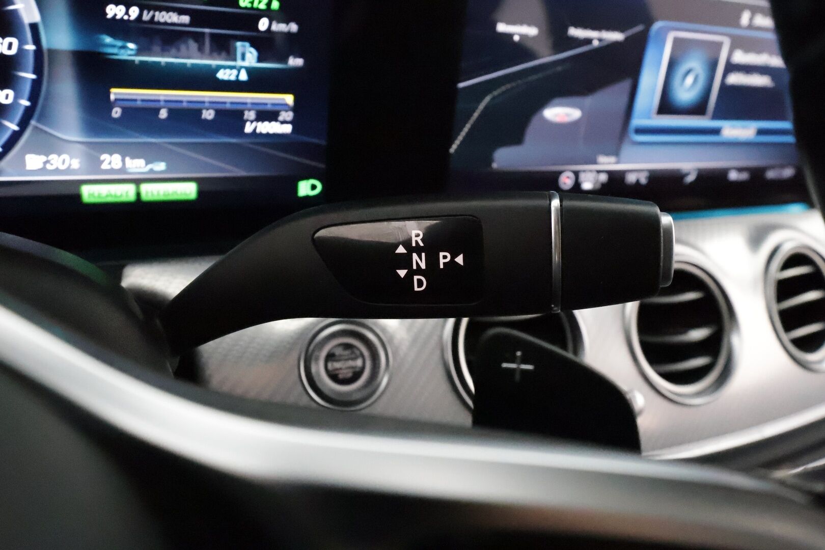 Mercedes-Benz E 2019 300 de T Avantgarde EQ Power **Burmester / Distronic+ / Widescreen / Koukku / P.kamera / Sporttipenkit** - Kahdet renkaat