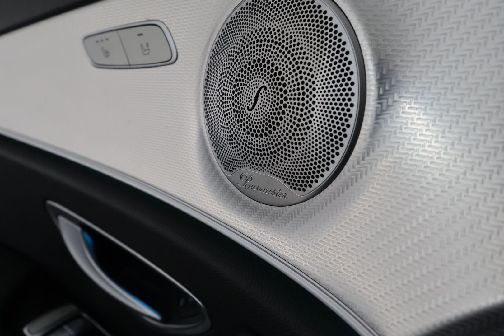 Mercedes-Benz E 2019 300 de T Avantgarde EQ Power **Burmester / Distronic+ / Widescreen / Koukku / P.kamera / Sporttipenkit** - Kahdet renkaat