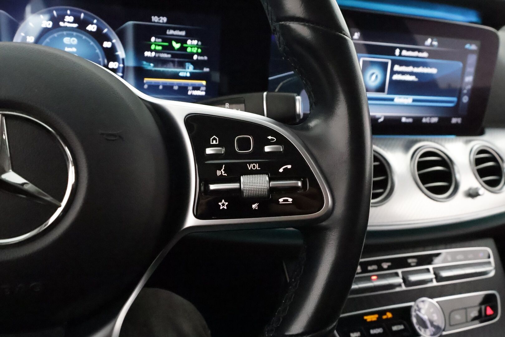 Mercedes-Benz E 2019 300 de T Avantgarde EQ Power **Burmester / Distronic+ / Widescreen / Koukku / P.kamera / Sporttipenkit** - Kahdet renkaat