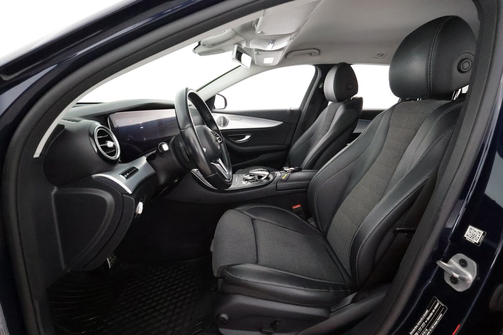 Mercedes-Benz E 2019 300 de T Avantgarde EQ Power **Burmester / Distronic+ / Widescreen / Koukku / P.kamera / Sporttipenkit** - Kahdet renkaat