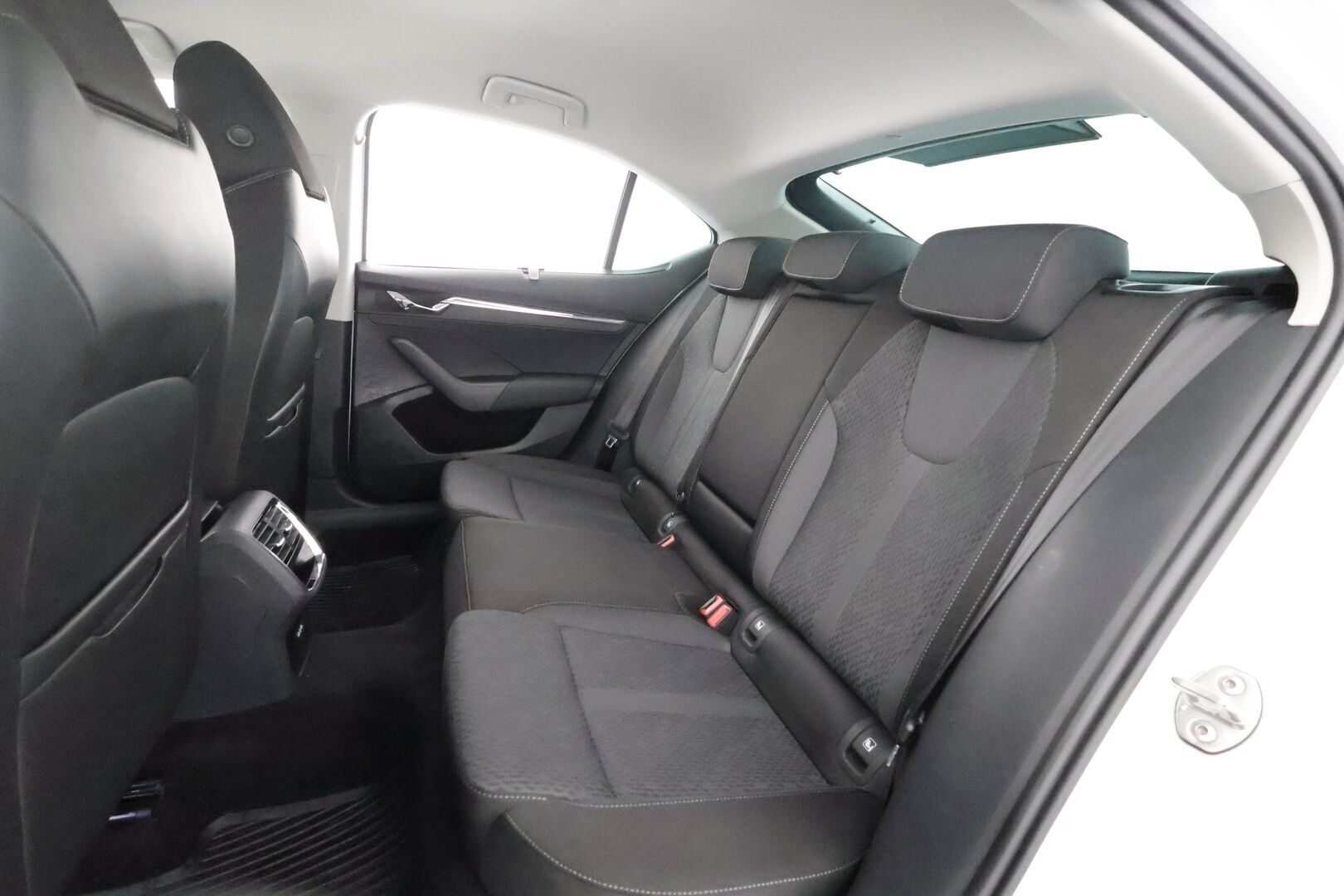 Skoda Octavia 2023 1.4 TSI PHEV Style iV DSG Autom. - | ACC | Webasto | Travel-assist | Matrix LED | Keyless | P.Kamera  | Koukku | Digimittari | 1.om Suomi-auto | Kahdet renkaat | Merkkihuollot |