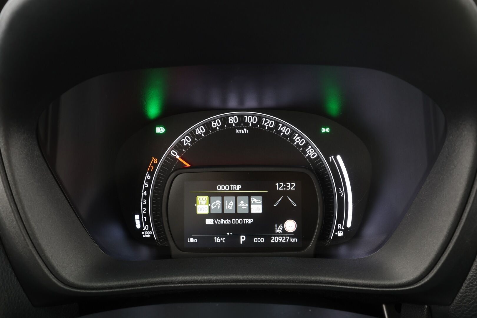 Toyota Aygo X 2023 1,0 VVT-i Play Edition Multidrive S *1.Om Suomi-auto / ACC / P.kamera / LED / Kaistavahti / Apple&Android* - *Kahdet renkaat aluvanteilla / Merkkihuollettu* - HULLUT VÄLIPÄIVÄT KORKOTARJOUS 2,49%