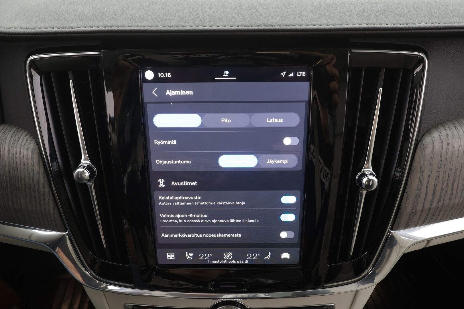 Volvo V90 2023 T8 AWD Long Range High Performance Ultimate Bright aut - | Koukku | HUD | Panorama | H&K | ACC | Full-LED | 360 | Sporttinahat Muistilla | Lisälämmitin | Kaistavahti | Navi | Keyless | 1-om Suomi-auto | Kahdet renkaat | 2x Latauskaapelit |
