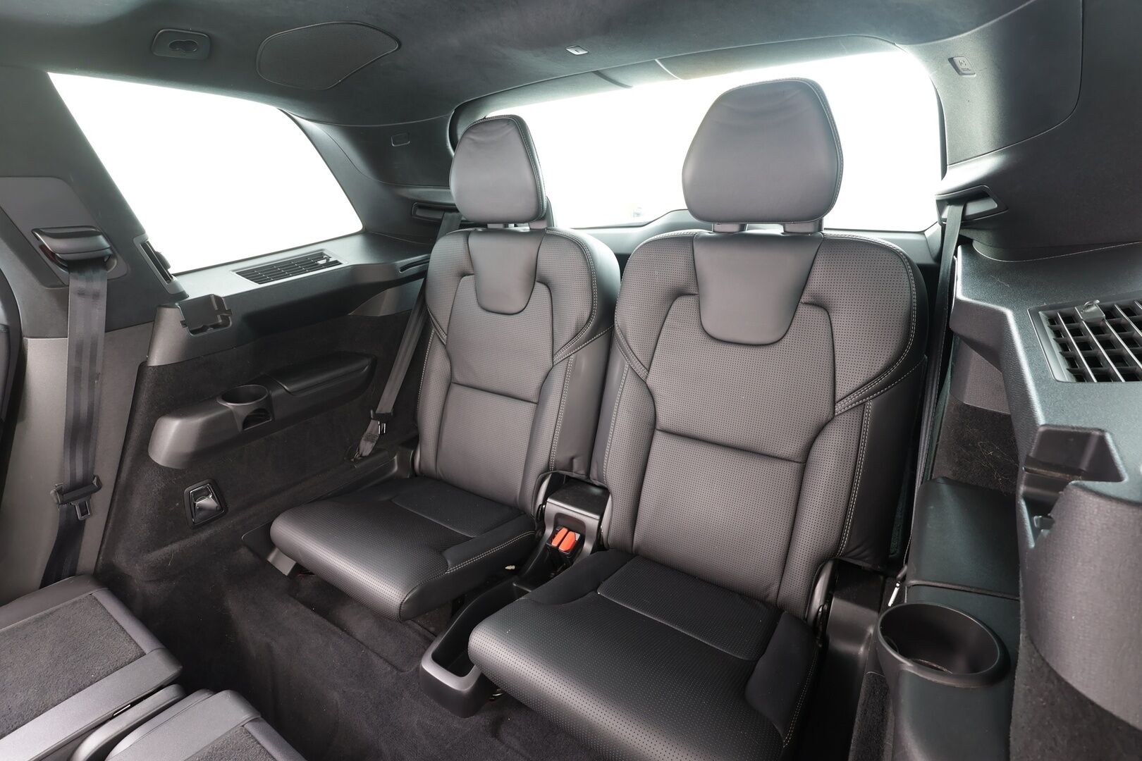 Volvo XC90 2019 T8 AWD R-Design aut - | ACC | Koukku | Webasto | HUD | 360° | Ilm. muistinahat hieronnalla | H/K | Panorama | Pilot Assist | BLIS | Full-LED Active | 2x renkaat aluin |