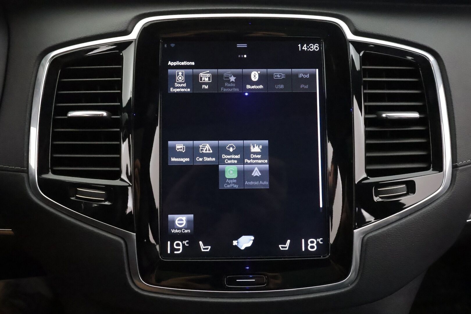 Volvo XC90 2019 T8 AWD R-Design aut - | ACC | Koukku | Webasto | HUD | 360° | Ilm. muistinahat hieronnalla | H/K | Panorama | Pilot Assist | BLIS | Full-LED Active | 2x renkaat aluin |