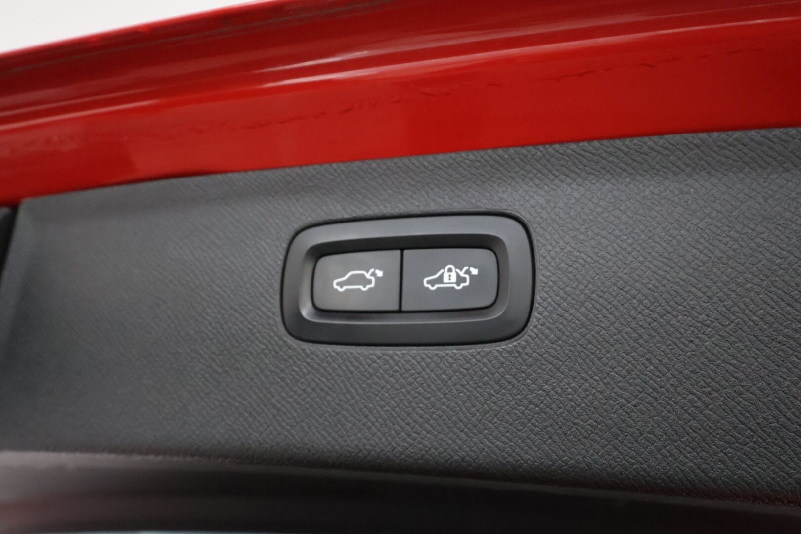 Volvo XC90 2019 T8 AWD R-Design aut - | ACC | Koukku | Webasto | HUD | 360° | Ilm. muistinahat hieronnalla | H/K | Panorama | Pilot Assist | BLIS | Full-LED Active | 2x renkaat aluin |