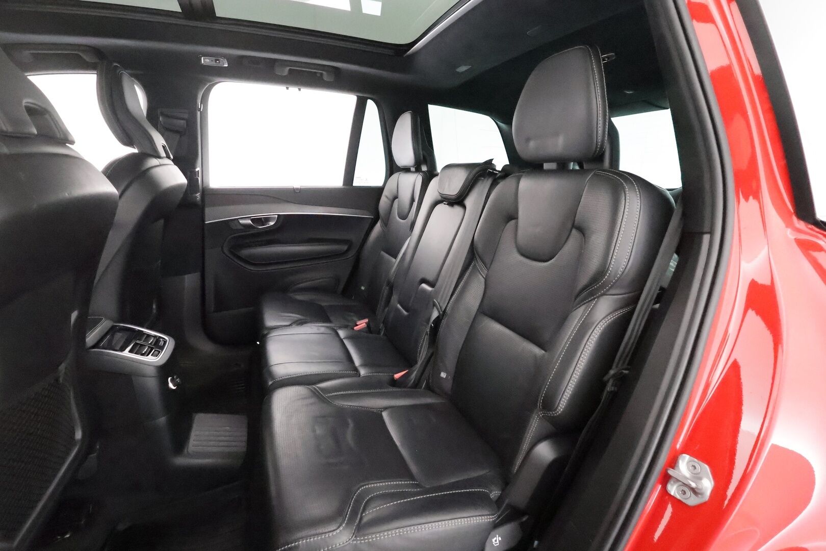 Volvo XC90 2019 T8 AWD R-Design aut - | ACC | Koukku | Webasto | HUD | 360° | Ilm. muistinahat hieronnalla | H/K | Panorama | Pilot Assist | BLIS | Full-LED Active | 2x renkaat aluin |