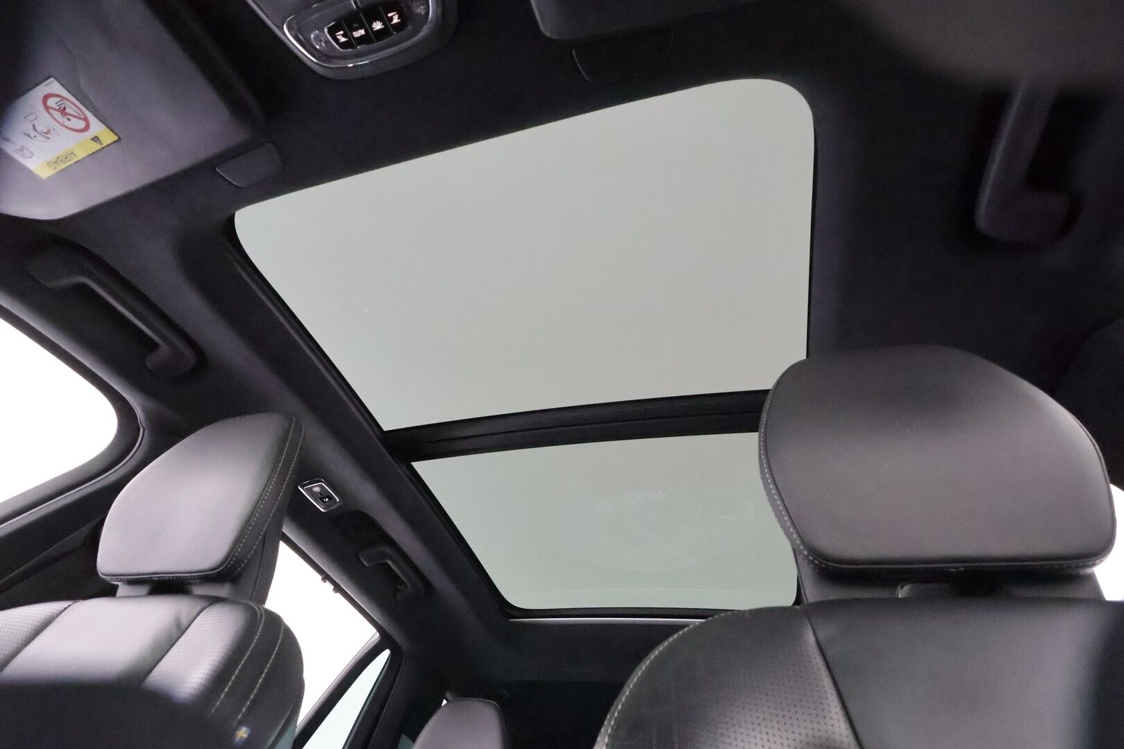 Volvo XC90 2019 T8 AWD R-Design aut - | ACC | Koukku | Webasto | HUD | 360° | Ilm. muistinahat hieronnalla | H/K | Panorama | Pilot Assist | BLIS | Full-LED Active | 2x renkaat aluin |