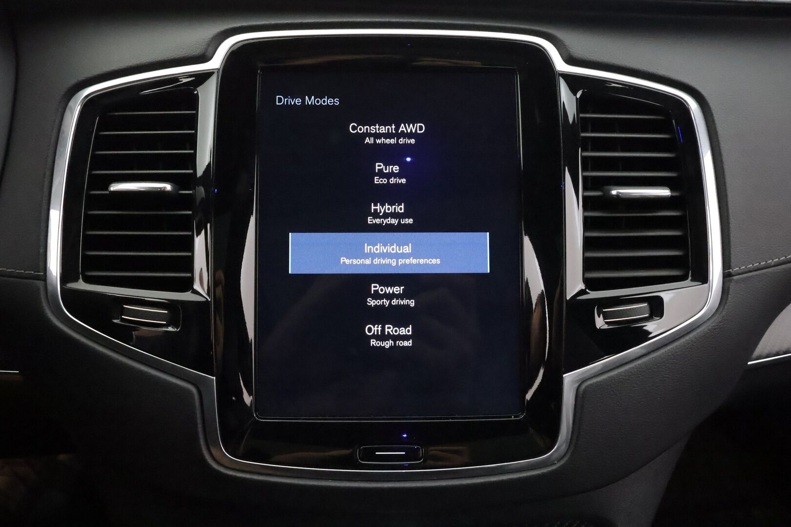Volvo XC90 2019 T8 AWD R-Design aut - | ACC | Koukku | Webasto | HUD | 360° | Ilm. muistinahat hieronnalla | H/K | Panorama | Pilot Assist | BLIS | Full-LED Active | 2x renkaat aluin |