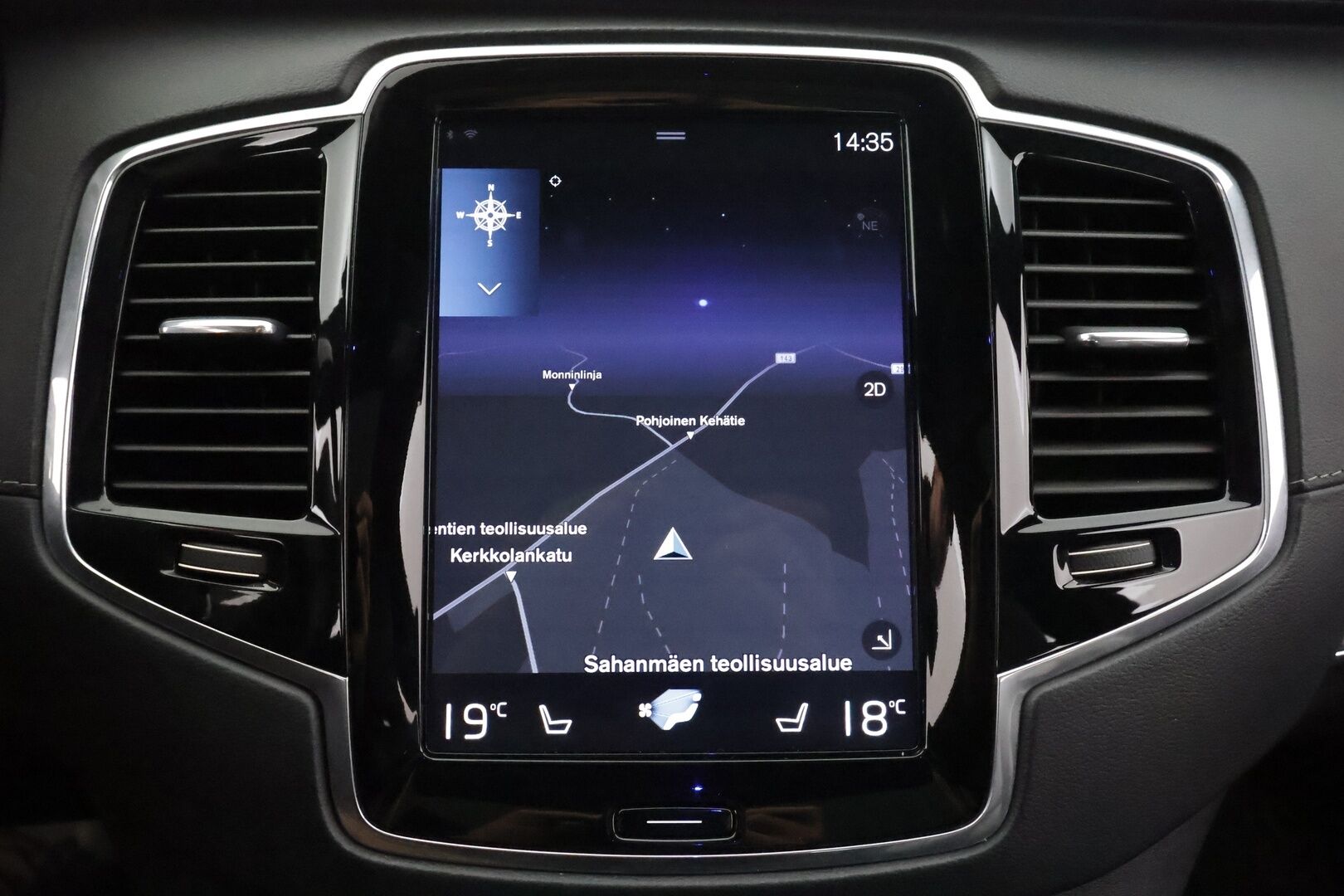 Volvo XC90 2019 T8 AWD R-Design aut - | ACC | Koukku | Webasto | HUD | 360° | Ilm. muistinahat hieronnalla | H/K | Panorama | Pilot Assist | BLIS | Full-LED Active | 2x renkaat aluin |