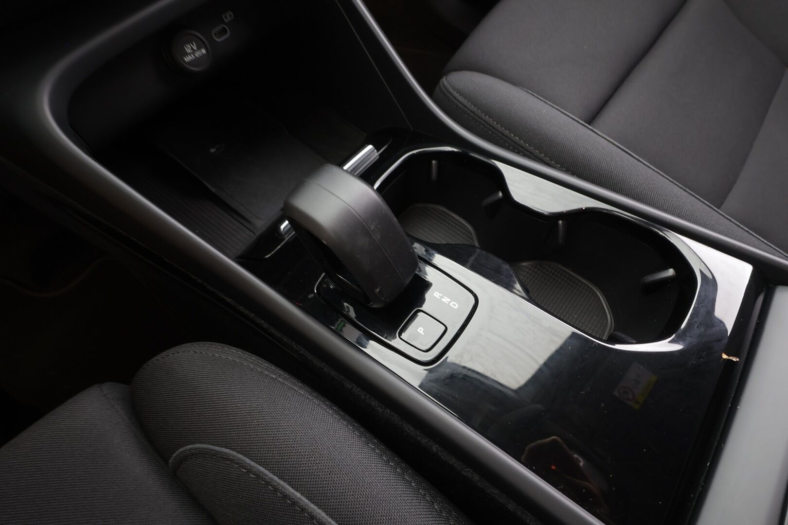 Volvo XC40 2023 Recharge Single Plus aut - | ACC | ILP | Koukku | Muistipenkki | Sporttipenkit | BLIS | Pilot Assist | Keyless | P.kamera | 2x renkaat aluin | 1-om suomiauto | Merkkihuollot |