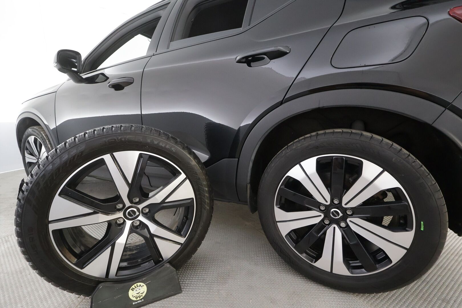 Volvo XC40 2023 Recharge Single Plus aut - | ACC | ILP | Koukku | Muistipenkki | Sporttipenkit | BLIS | Pilot Assist | Keyless | P.kamera | 2x renkaat aluin | 1-om suomiauto | Merkkihuollot |