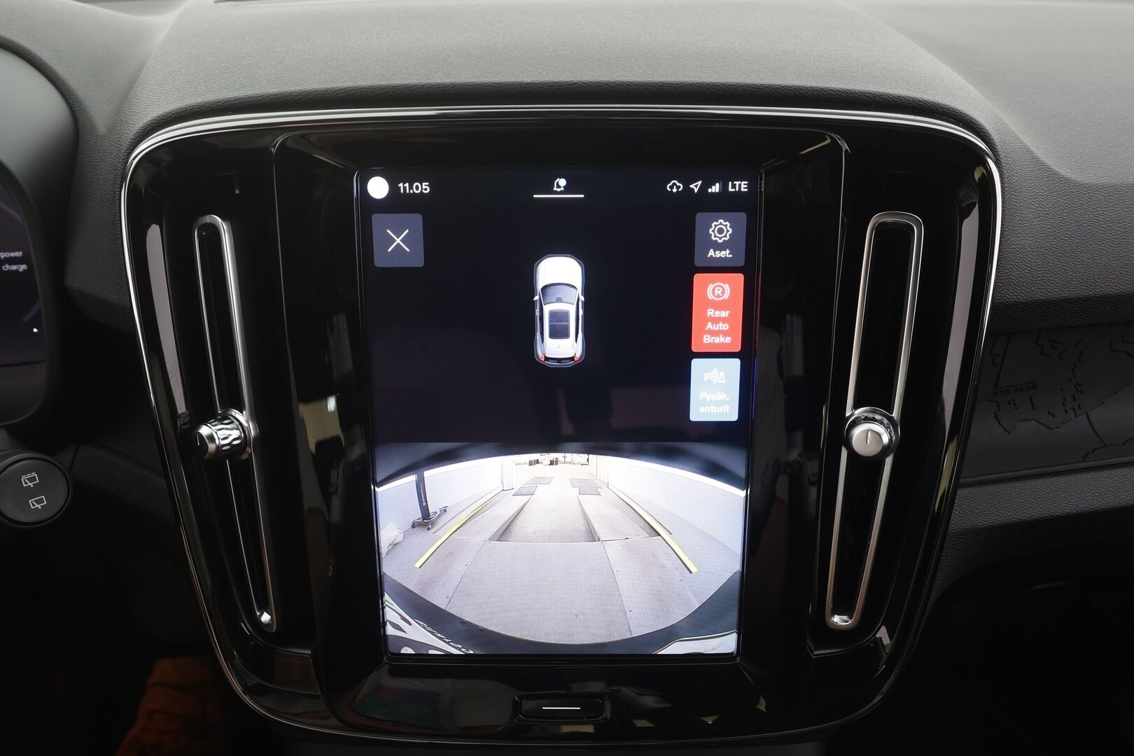 Volvo XC40 2023 Recharge Single Plus aut - | ACC | ILP | Koukku | Muistipenkki | Sporttipenkit | BLIS | Pilot Assist | Keyless | P.kamera | 2x renkaat aluin | 1-om suomiauto | Merkkihuollot |