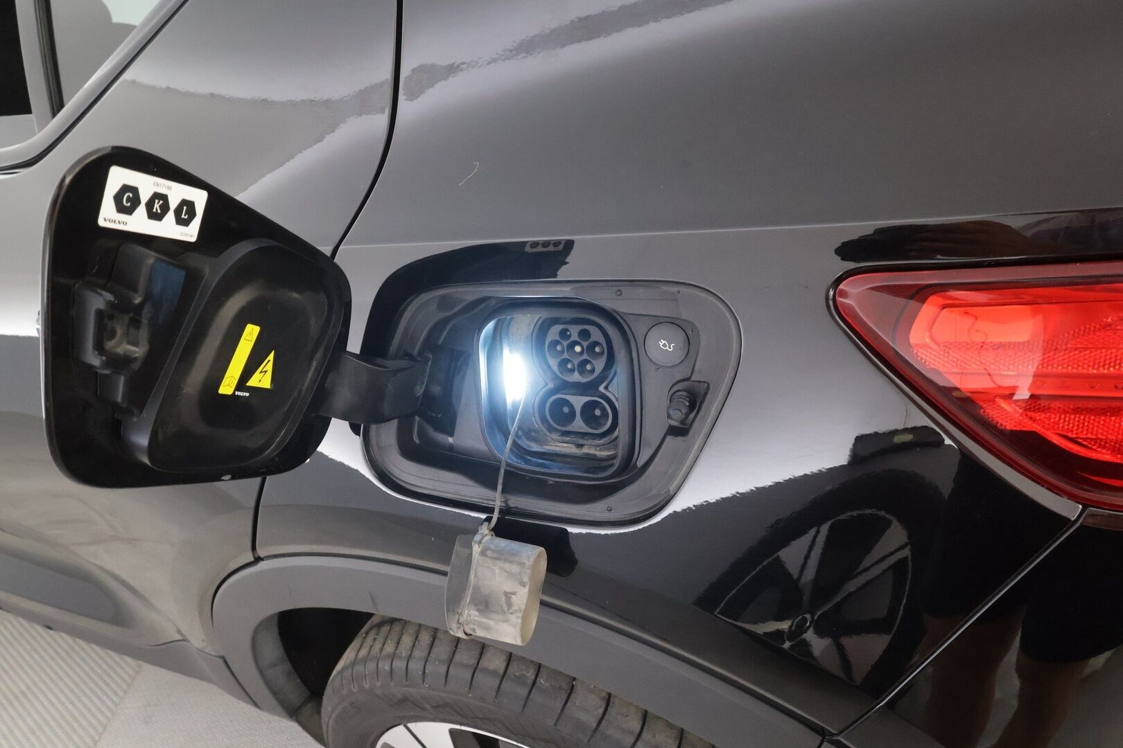 Volvo XC40 2023 Recharge Single Plus aut - | ACC | ILP | Koukku | Muistipenkki | Sporttipenkit | BLIS | Pilot Assist | Keyless | P.kamera | 2x renkaat aluin | 1-om suomiauto | Merkkihuollot |