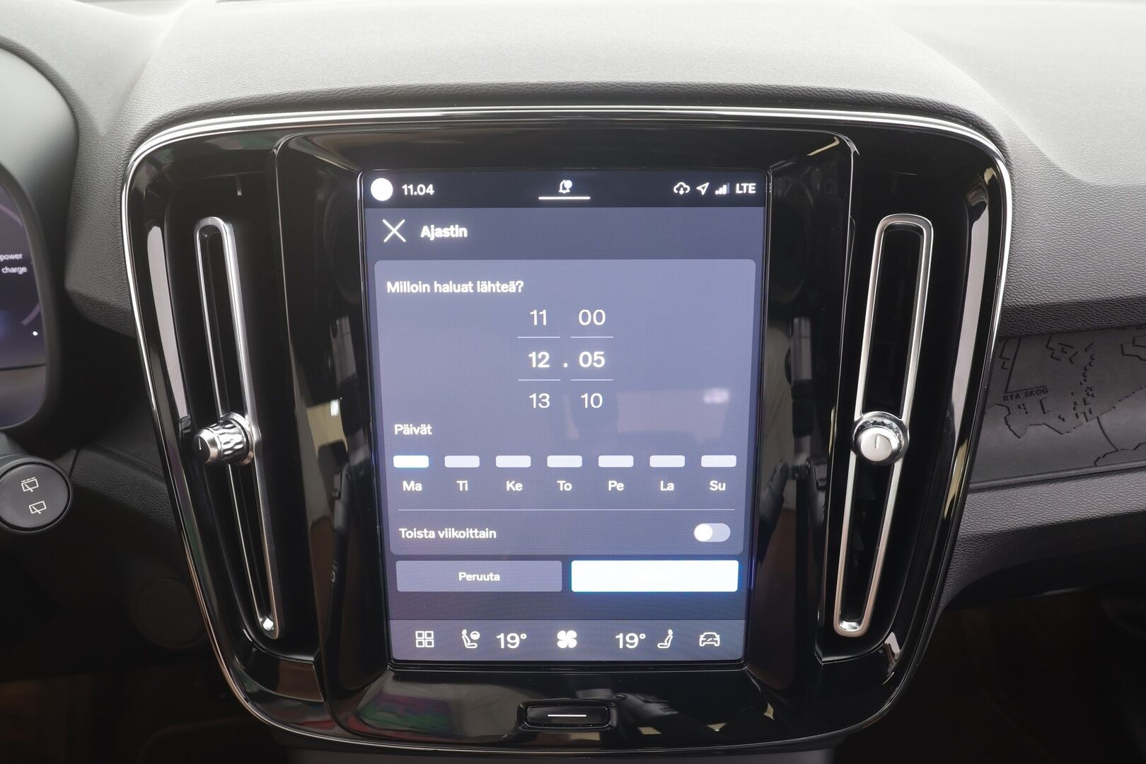 Volvo XC40 2023 Recharge Single Plus aut - | ACC | ILP | Koukku | Muistipenkki | Sporttipenkit | BLIS | Pilot Assist | Keyless | P.kamera | 2x renkaat aluin | 1-om suomiauto | Merkkihuollot |