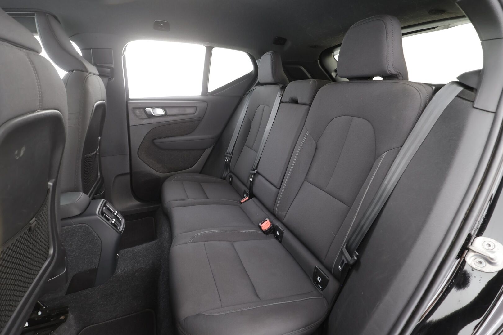 Volvo XC40 2023 Recharge Single Plus aut - | ACC | ILP | Koukku | Muistipenkki | Sporttipenkit | BLIS | Pilot Assist | Keyless | P.kamera | 2x renkaat aluin | 1-om suomiauto | Merkkihuollot |