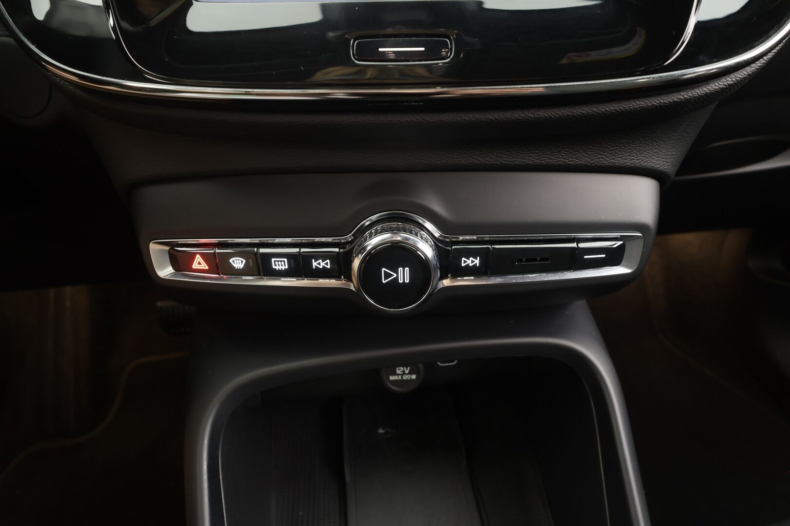 Volvo XC40 2023 Recharge Single Plus aut - | ACC | ILP | Koukku | Muistipenkki | Sporttipenkit | BLIS | Pilot Assist | Keyless | P.kamera | 2x renkaat aluin | 1-om suomiauto | Merkkihuollot |