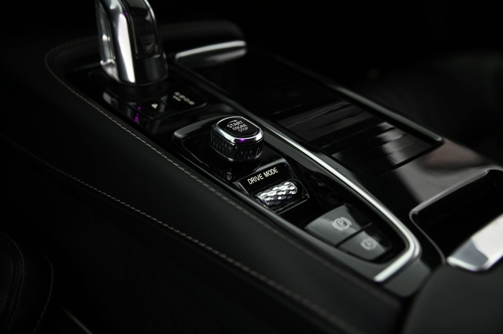 Volvo V90 2019 T8 AWD R-Design aut **Bowers & Wilkins / Muistipenkit / Adapti vakkari / 360-kamera / S.koukku**