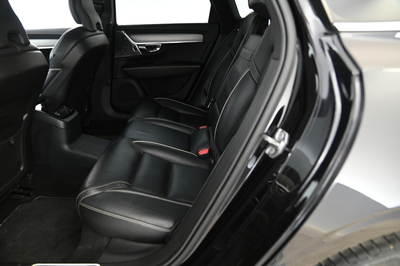 Volvo V90 2019 T8 AWD R-Design aut **Bowers & Wilkins / Muistipenkit / Adapti vakkari / 360-kamera / S.koukku**
